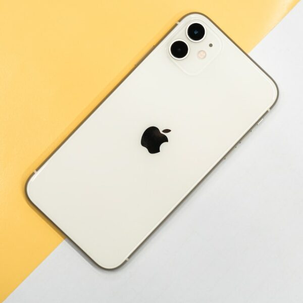 Iphone 11 - Image 5