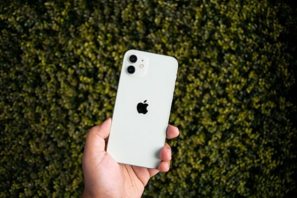 Iphone 12 - Image 6