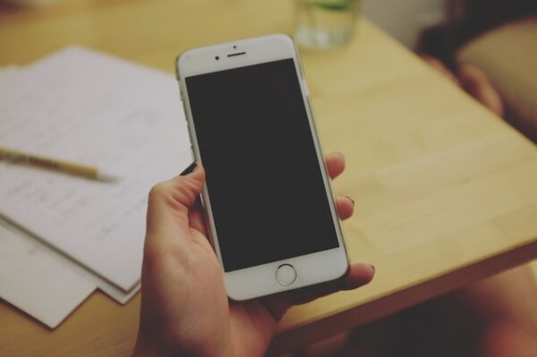 iPhone 6 - Image 2