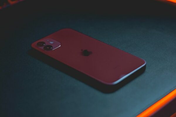 Iphone 12 - Image 3