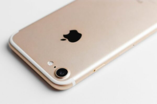 iPhone 7 - Image 2