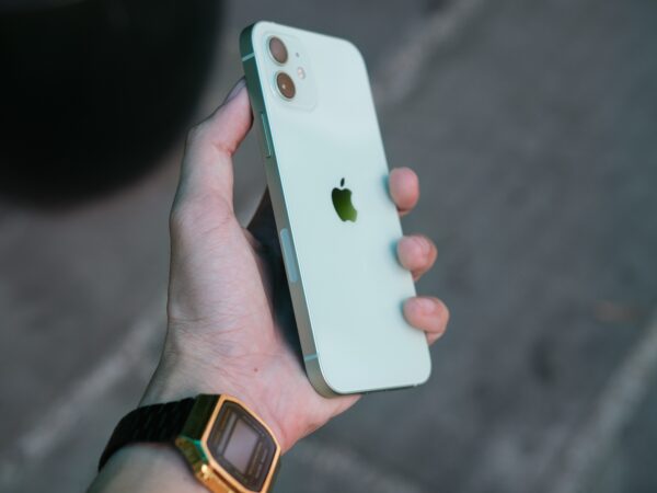 Iphone 12 - Image 5