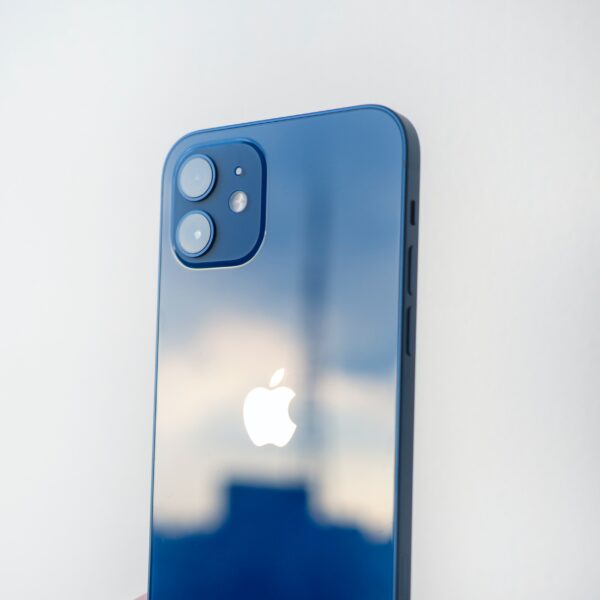 Iphone 12 - Image 2